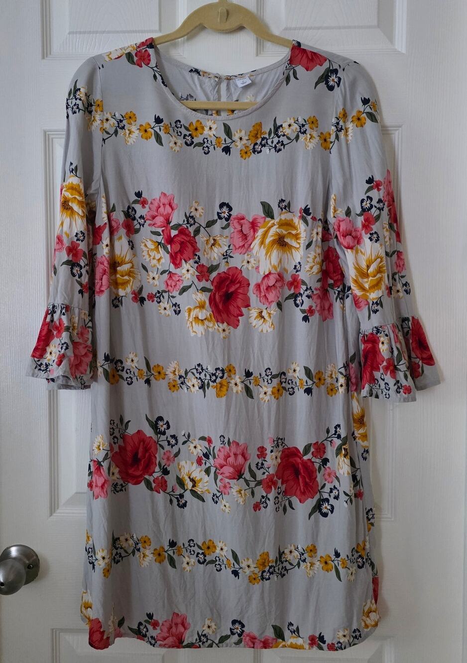 Old Navy Gray Vibrant Floral Bell Sleeve Shift Dress Size Medium
